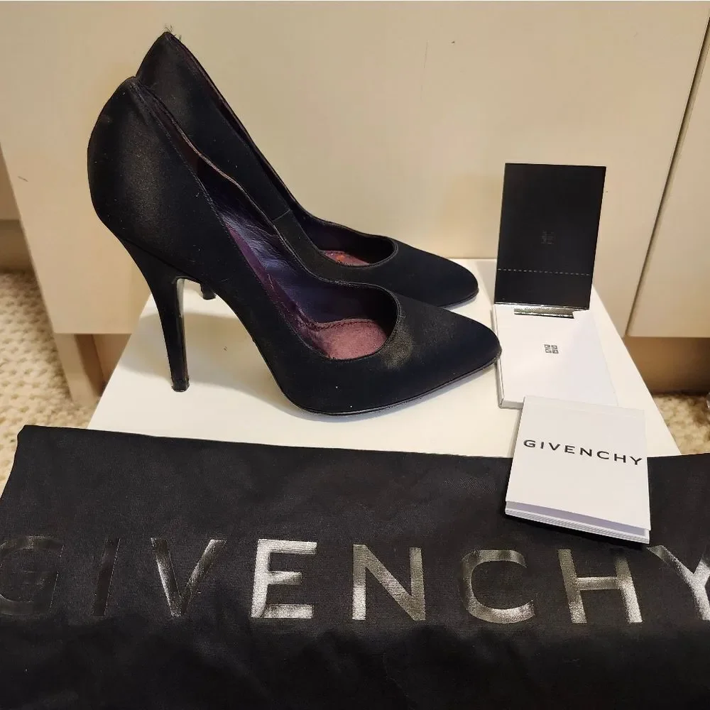 Givenchy Paris Black Peau de Soie Pumps Sz. 6.5 US/37 EU Ret$1175 Made in Italy